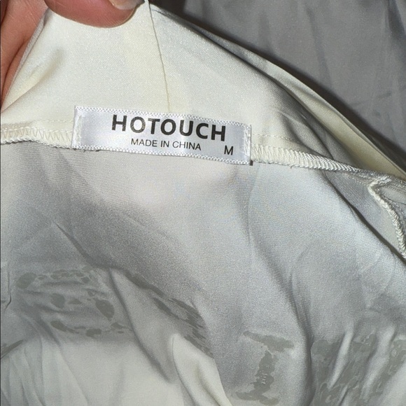 Luxurious Cream Satin Women's Robe - Picture 5 of 5